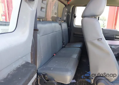 2015 Ford F-250 Xl z USA, uszkodzony, nr VIN 1FT7X2A62FEB88766